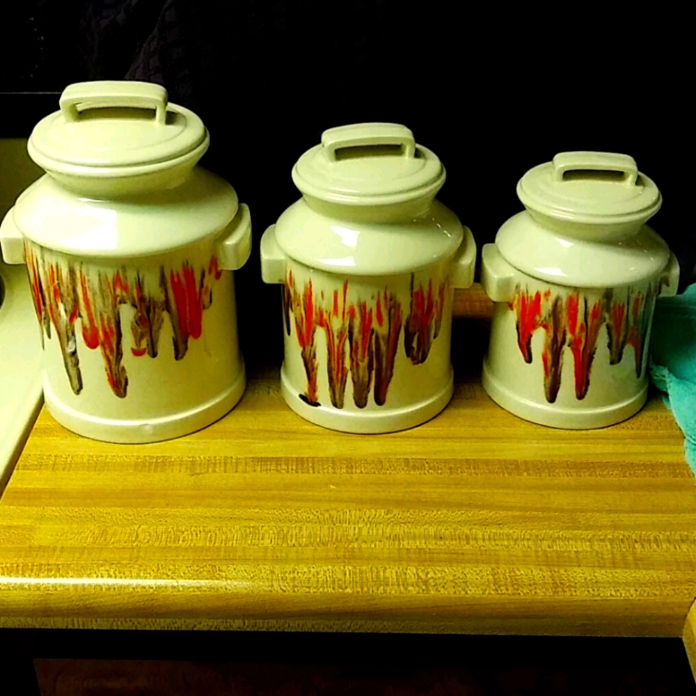 3 kitchen canisters.